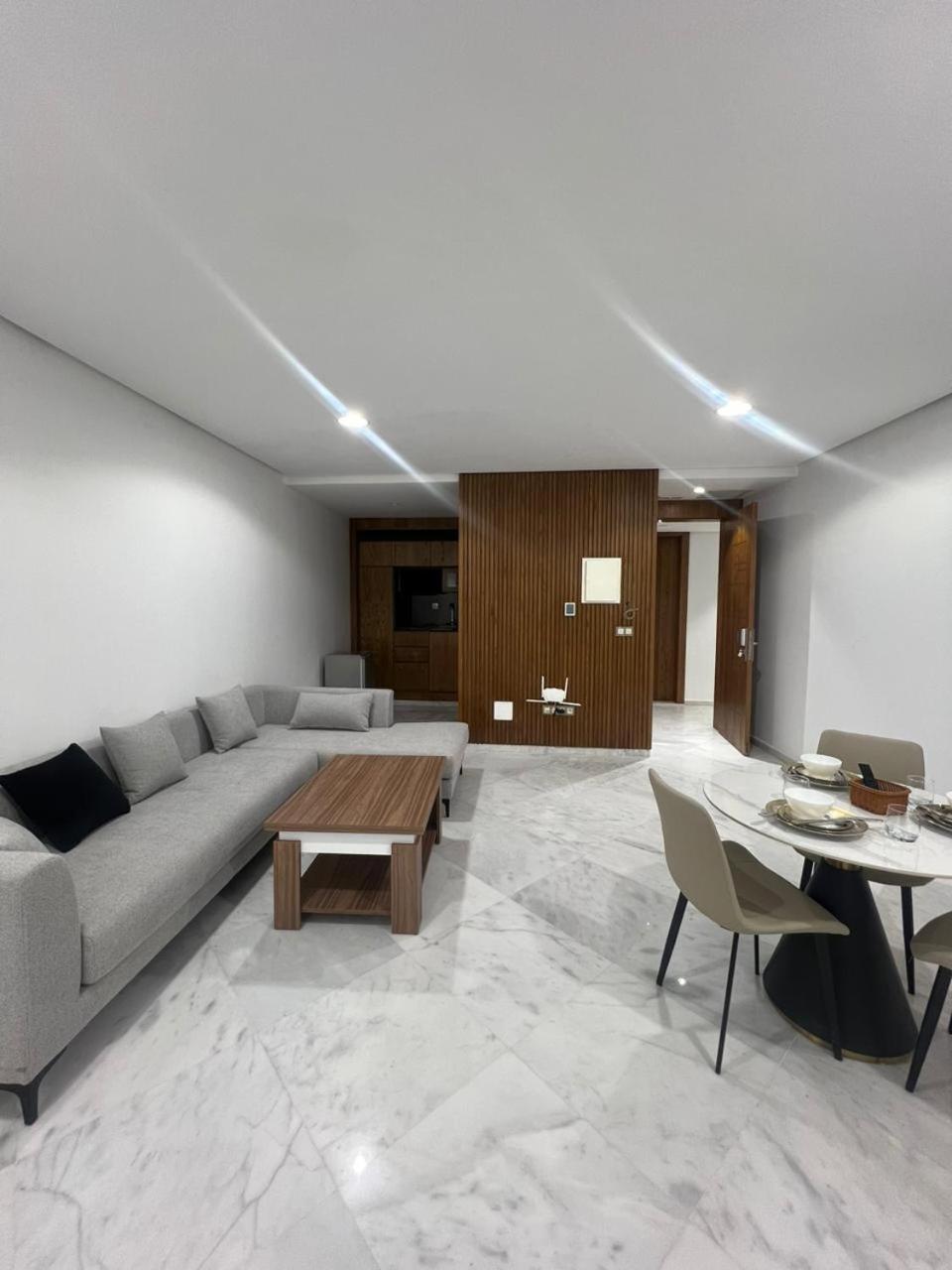Luxe Tanger Apartment Bagian luar foto